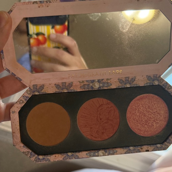 Pat McGrath Lavender and Gold Face Palette - Picture 2 of 3